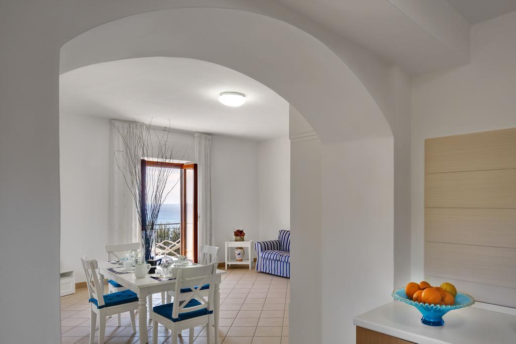 Matisse Nerano By Gocce Apartman Marina del Cantone Szoba fotó
